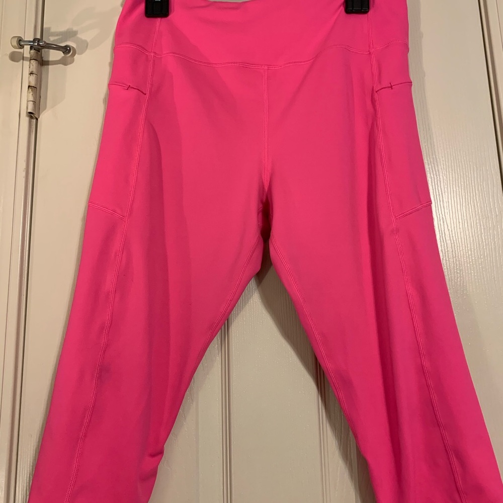 Zyia Hot Pink Crops